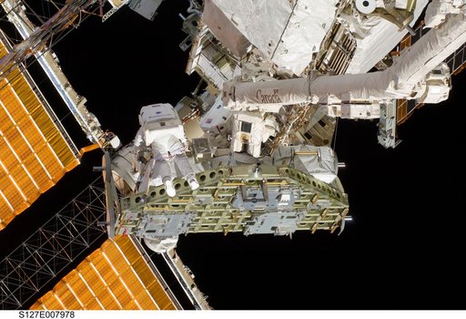 Wolf and Cassidy works with the ICC during EVA-3