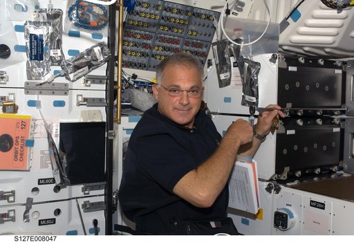 Wolf tightens bolt of the GLACIER locker in the MDDK during Joint Operations