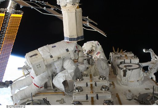 Cassidy and Marshburn during EVA-5