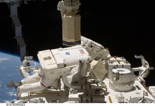 Cassidy and Marshburn during EVA-5