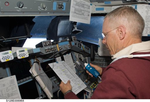 Crew on Flight Deck during Approach OPS