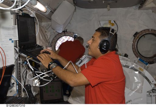Hernandez at laptop in Japanese Experiment Module (JEM)