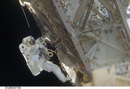 STS-128 EVA 3