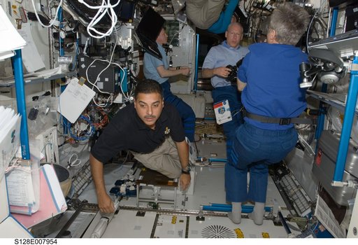 Crew in US Laboratory Destiny