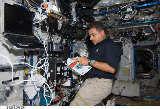 Hernandez at RWS in US Laboratory Destiny