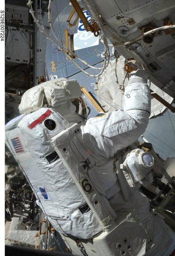 View of STS-129 MS3 Foreman during EVA2