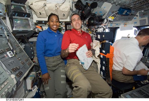 Wilson, Mastracchio and Dutton on Flight Deck during Rendezvous OPS