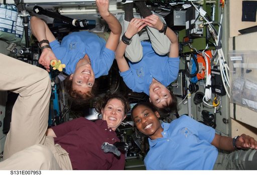 Female crew in SM