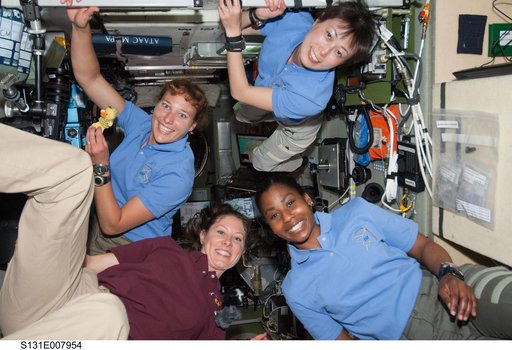 Female crew in SM