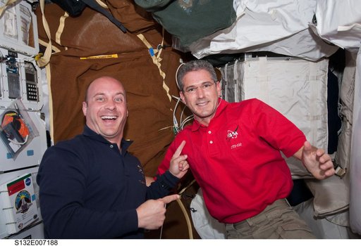 Reisman and Good in the FWD MDDK during STS-132