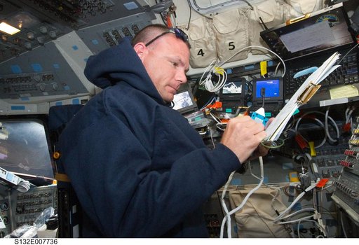 Antonelli at the aft FD during STS-132 / Expedition 23 Joint Operations