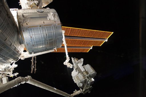 View of ELC3 handoff from SRMS to SSRMS