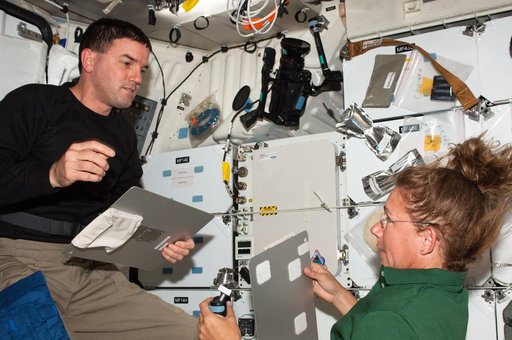 Walheim and Magnus on Atlantis Middeck