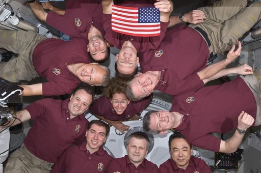 In-Flight Portrait of STS-135 and Expedition 28 Crews in Kibo