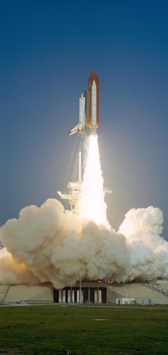 STS-28 Columbia, OV-102, lifts off from KSC Launch Complex (LC) Pad 39B