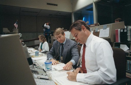 STS-29 CAPCOMs Culbertson and Creighton at JSC MCC console