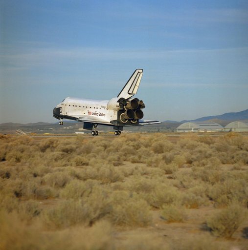 STS-29 Discovery, OV-103, lands on Edwards AFB concrete runway 22