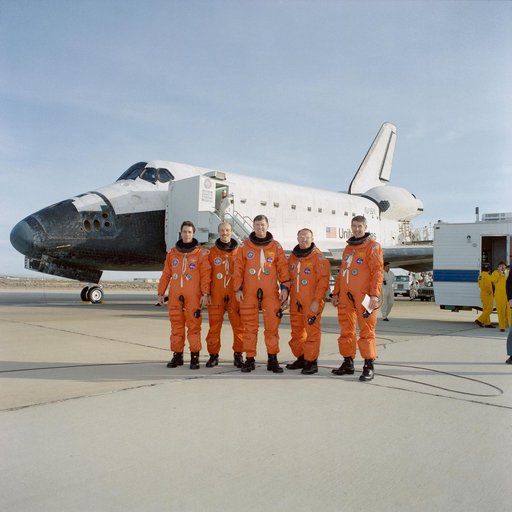 STS-29 Discovery, OV-103, post landing crew portrait