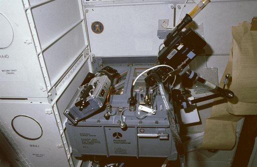 STS-30 onboard view of fluids experiment apparatus (FEA) equipment