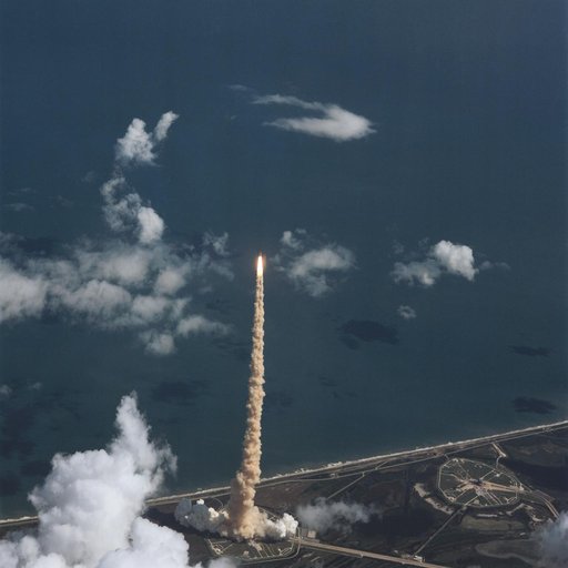 STS-34 Atlantis, Orbiter Vehicle (OV) 104, lifts off from KSC LC Pad 39B
