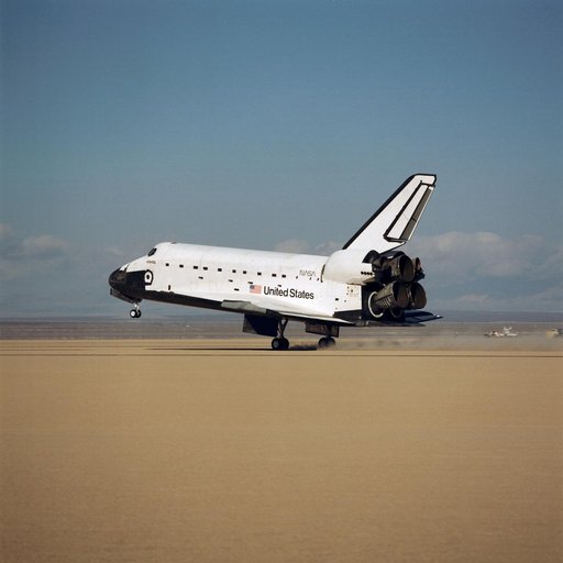 STS-34 Atlantis, OV-104, touches down on runway 23 at EAFB, California