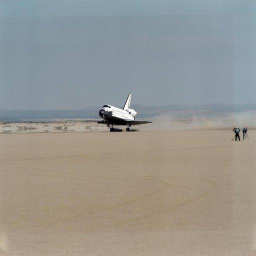STS-36 Atlantis, OV-104, lands on Runway 23 dry lake bed at EAFB, California