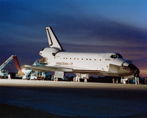 STS-38 Atlantis, OV-104, during safing operations after KSC SLF landing