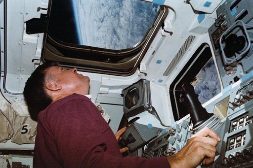 STS-39 crew activities