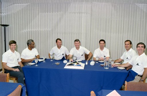 STS-39 Discovery, OV-103, crew eats preflight breakfast at KSC O&C Bldg