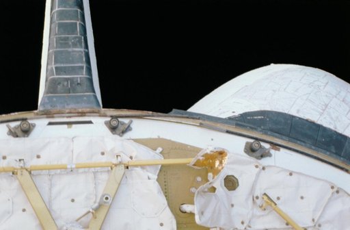 STS-40 orbiter Columbia payload bay aft firewall and thermal insulation