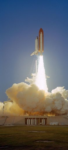 STS-41 Discovery, OV-103, lifts off from KSC Launch Complex (LC) Pad 39