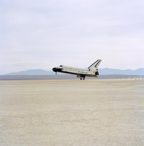 STS-44 Atlantis, OV-104, glides to a landing on runway 05 at EAFB, California
