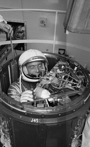 ASTRONAUT CARPENTER, M. SCOTT - EGRESS PRACTICE - MERCURY-ATLAS (MA)-7 FLIGHT - CAPE