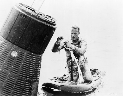 ASTRONAUT CARPENTER, SCOTT - WATER EGRESS TEST - MERCURY-ATLAS (MA)-7