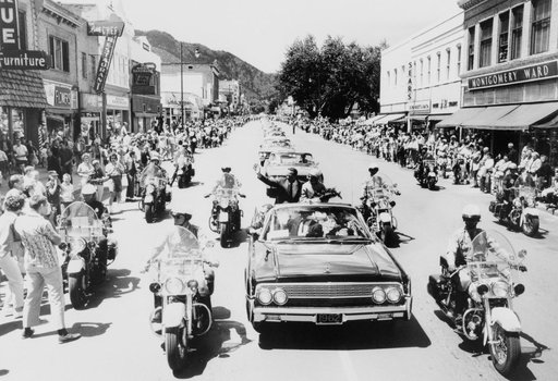 ASTRONAUT CARPENTER, M. SCOTT & WIFE - MERCURY-ATLAS (MA)-7 MISSION PILOT - POST-FLIGHT PARADE - CO