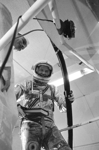 SPACECRAFT - MERCURY-ATLAS (MA)-9 - PRELAUNCH - ASTRONAUT COOPER - SIMULATED FLIGHT TESTS - CAPE