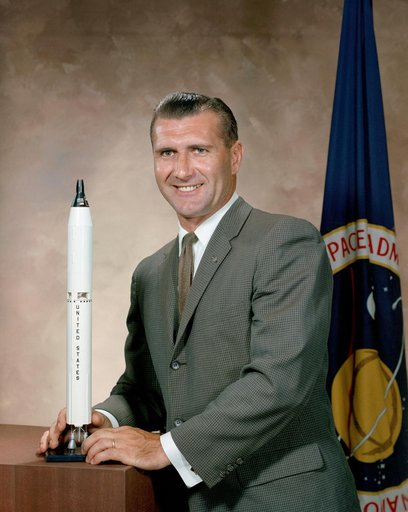 PORTRAIT - ASTRONAUT RICHARD F. GORDON, JR.