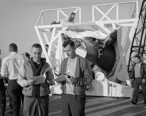 GEMINI-TITAN (GT)-3 - COMMUNICATIONS (TEST) - ASTRONAUT JOHN W. YOUNG - TRAINING - FL