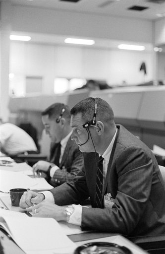 WILLIAMS, CLIFTON C. ASTRONAUT - MISSION CONTROL CENTER (MCC) - GEMINI-TITAN (GT)-3 - MSC