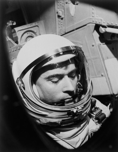 SPACECRAFT (INSPECTION) - ASTRONAUT JOHN W. YOUNG - MISC. - CAPE