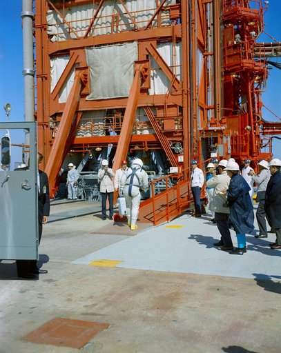 GEMINI-TITAN (GT)-3 - CREW (ENTERS GANTRY) - CAPE