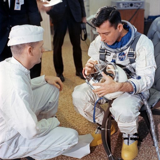 GEMINI-TITAN (GT)-III - SUITING-UP - CAPE