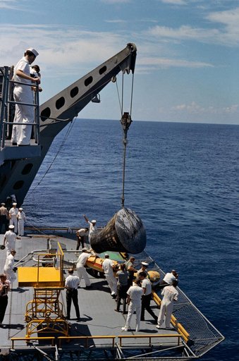 RECOVERY (HOIST SPACECRAFT ONBOARD) - GEMINI-TITAN (GT)-5 - ATLANTIC