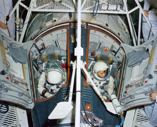 ALTITUDE TEST RUN - ASTRONAUT JOHN W. YOUNG - TRAINING - MCDONNELL AIRCRAFT CORP. (MDAC), MO