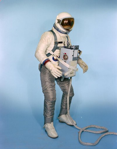 GEMINI-TITAN (GT)-9 - EXTRAVEHICULAR LIFE SUPPORT SYSTEM (ELSS) - ASTRONAUT MANEUVERING UNIT (AMU) - MSC
