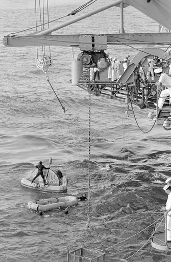 GEMINI-TITAN (GT)-10 - RECOVERY - HOISTED ABOARD - ATLANTIC