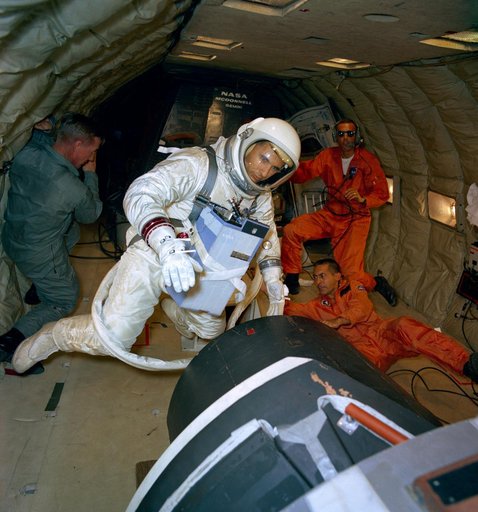 GEMINI-TITAN (GT)-11 - EXTRA-VEHICULAR ACTIVITY (EVA) - ASTRONAUT WILLIAM A. ANDERS - TRAINING - PATRICK AFB (PAFB), FL