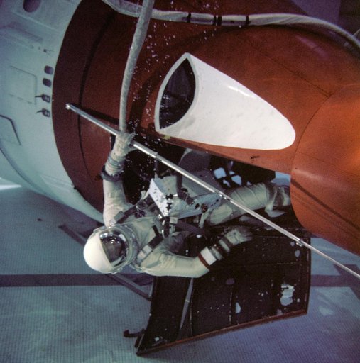 GEMINI-TITAN (GT)-12 - ASTRONAUT TRAINING - UNDERWATER - MD