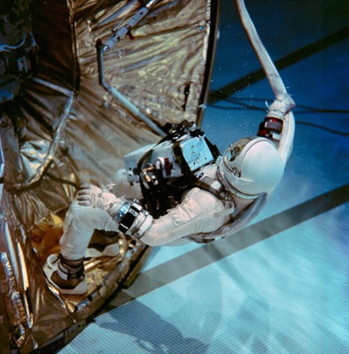 GEMINI-TITAN (GT)-12 - ASTRONAUT TRAINING - UNDERWATER - FOOT PLATES - MD