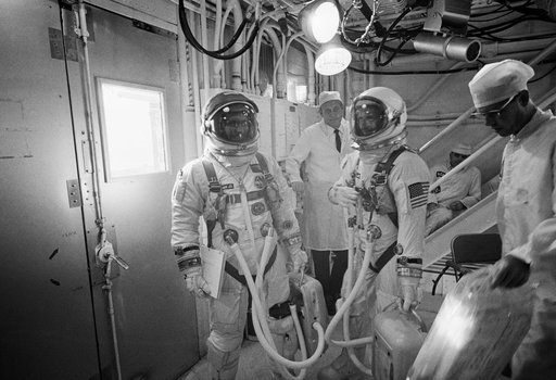 Gemini 11 prime crew prepare to enter Gemini 11 spacecraft